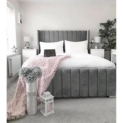 4FT6 - DOUBLE - Panel wing bed with mattress*